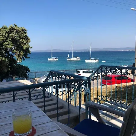 Deniz Evi * Çeşme